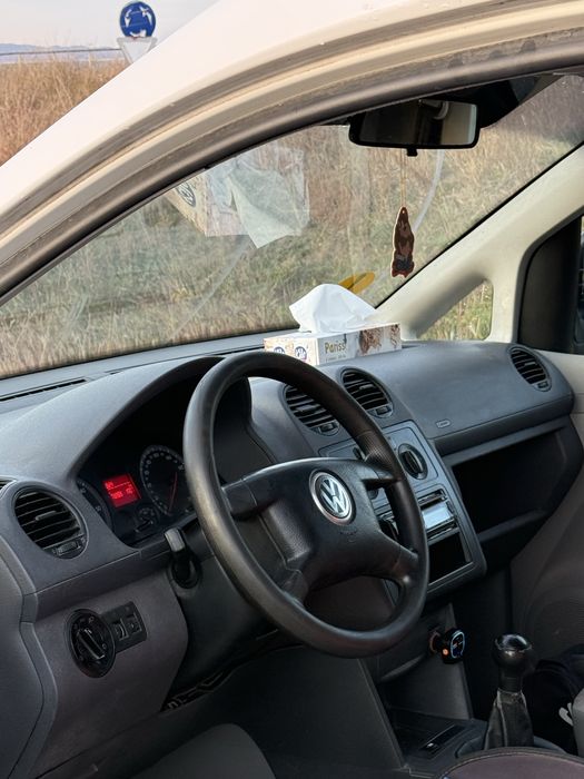 Vând vw caddy 1.9