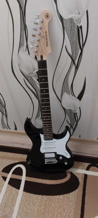 Електрическа китара yamaha pacifika 112v + подарък китарен кабел 6 м