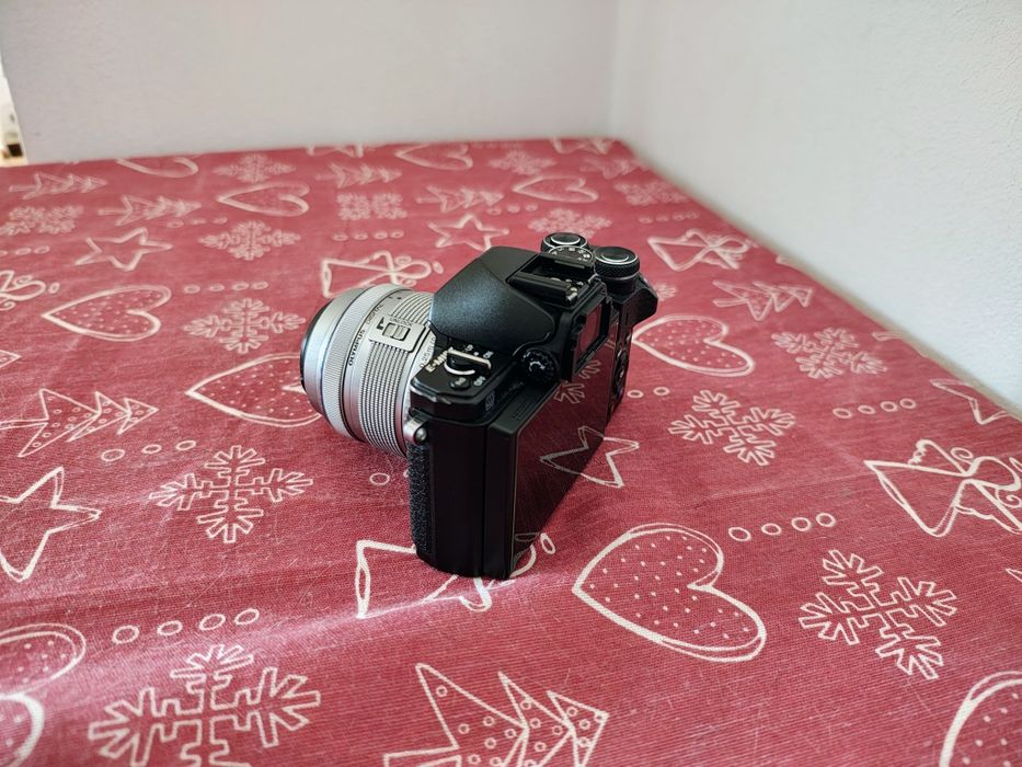 Aparat foto Olympus OMD M10 Mark II cu obiectiv