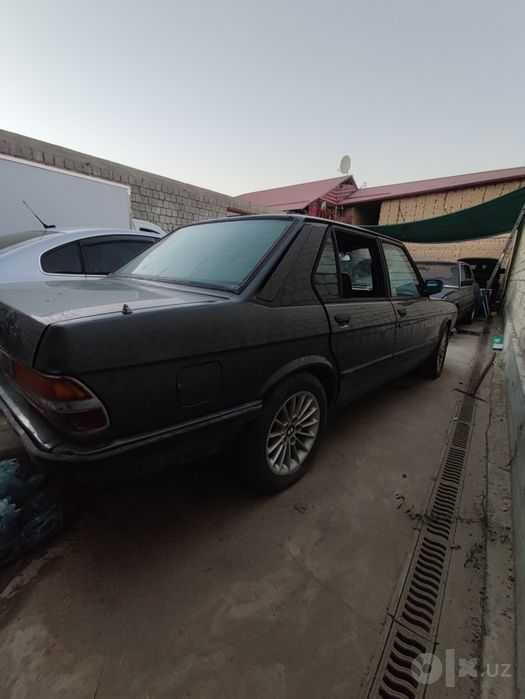 Bmw 524 sotiladi sròchni