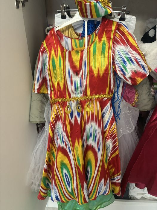 Наряды костюмы одежда на девочку