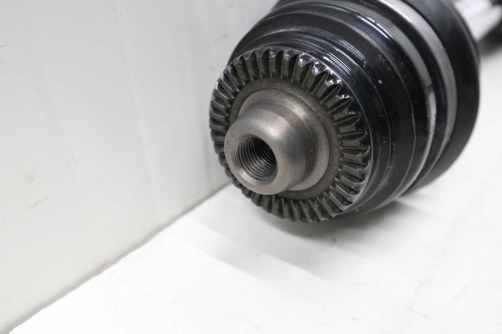 Предна лява полуоска БМВ Г20 Г21 Г22 Г23 BMW G20 G21 G22 G23