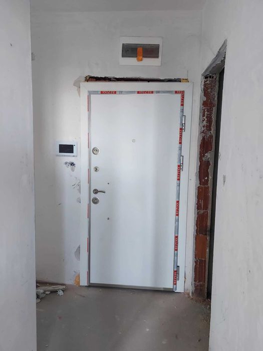 Продава се Тристаен апартамент в Хасково, Бадема - 101 кв.м за 1139 €/кв.м - Снимка #1