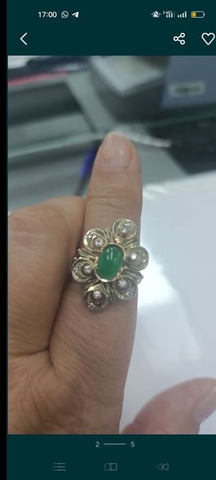 Продаю золотое кольцо с бриллиантами