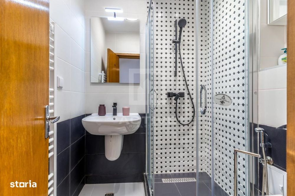 Apartament 4 camere || Zona Cipariu