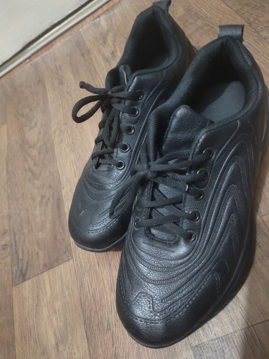 Кроссовки для подростков