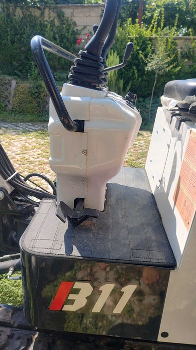 Продам мини багер Becker B11 употребяван 5100 €
