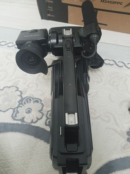 Продается видеокамера sony dcr-sd1000