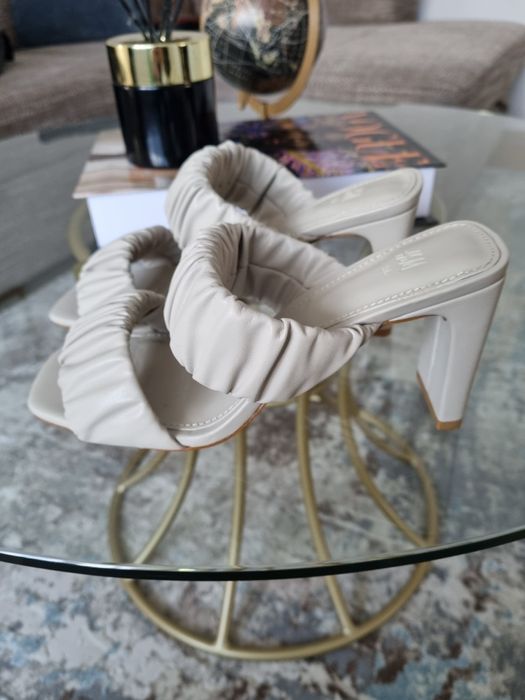 Saboți H&M (mar 36)(22,5cm)