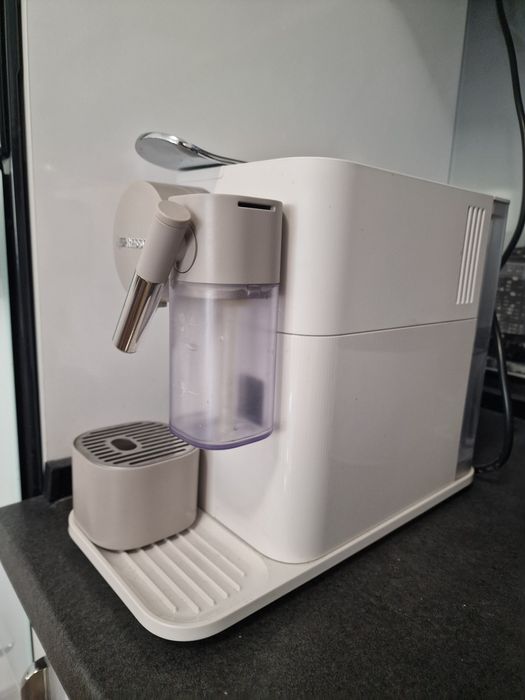Nespresso Lattissima One Silky White