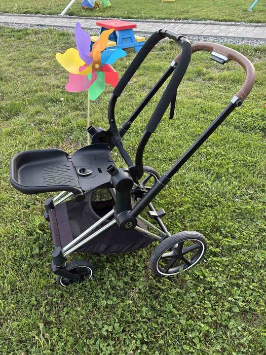 Шаси Cybex Priam 4 Chrome Brown с основа за седалка