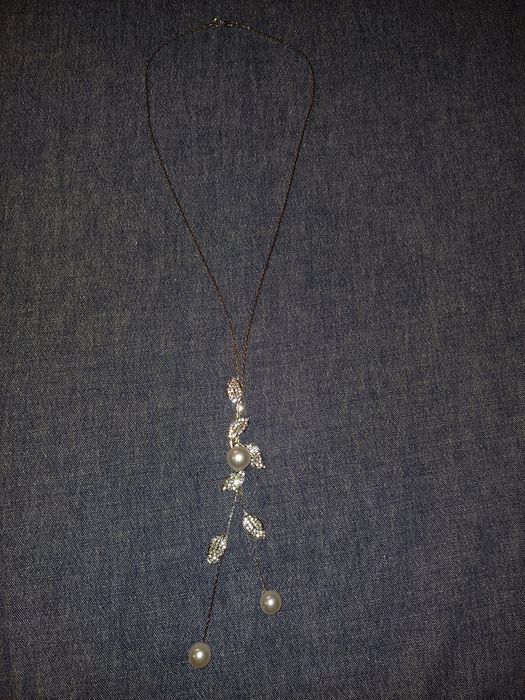 Продавам дълго колие