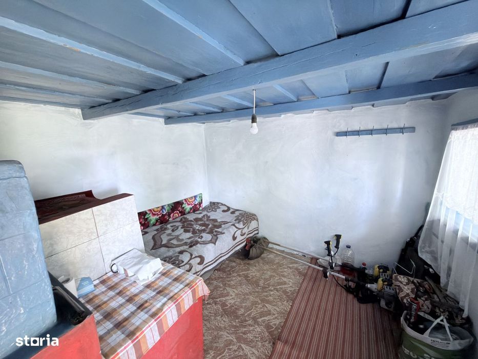 Casa batraneasca in Burlesti, comuna Unteni