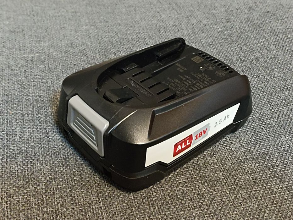 BoschLi-Ion,18V,2.5Ah, nou, original-Ungaria.