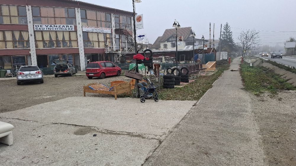 Vand sau inchiriere spatiu comercial plus teren