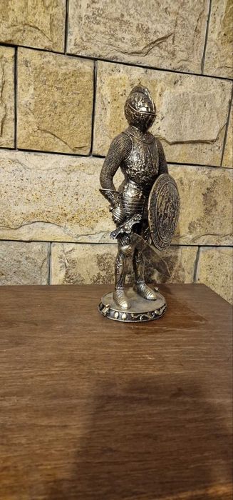 Статуетка на Рицар