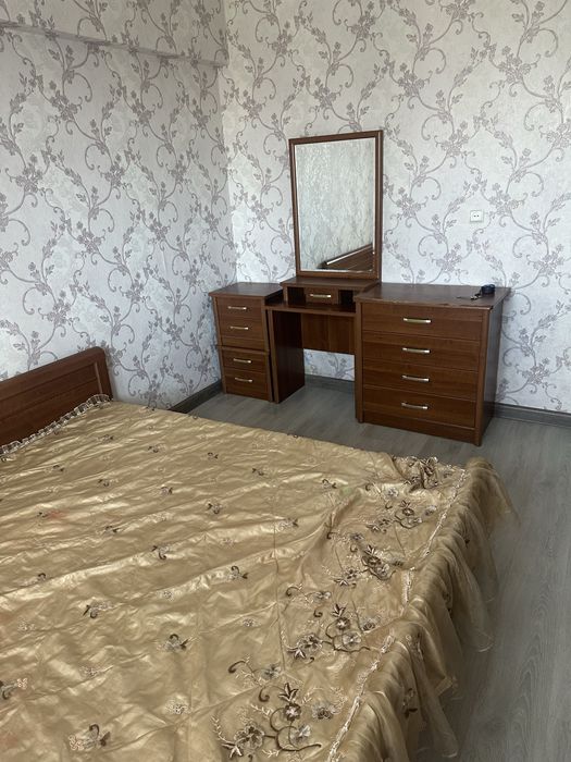 Продам спальный гарнитур