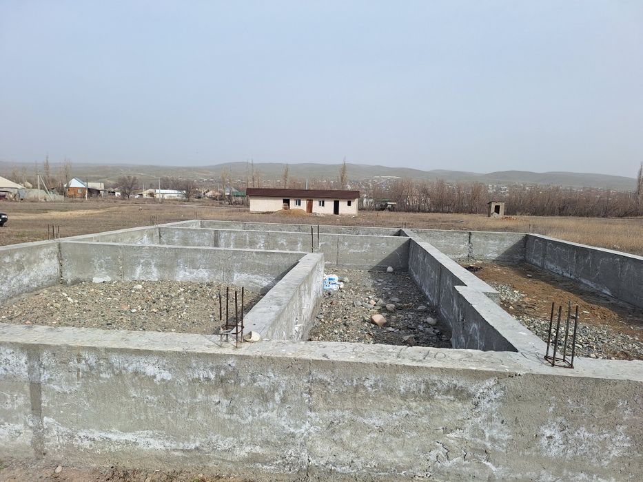 Жер сатамын 10 сотк. Фундамент құйылған