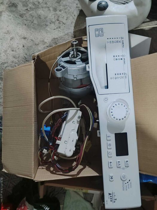 Пералня Hotpoint fmg723