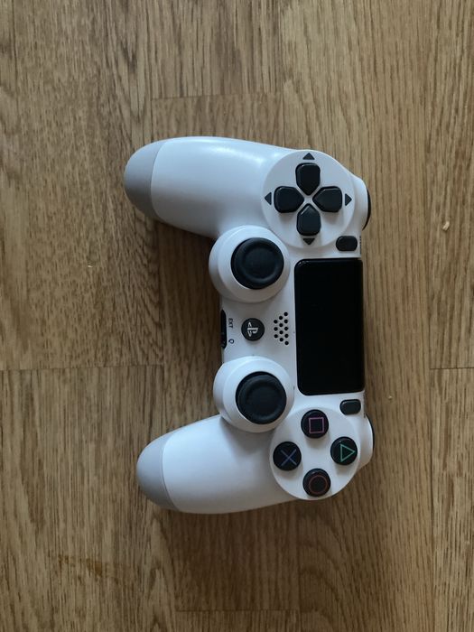 Джойстик от ps4.