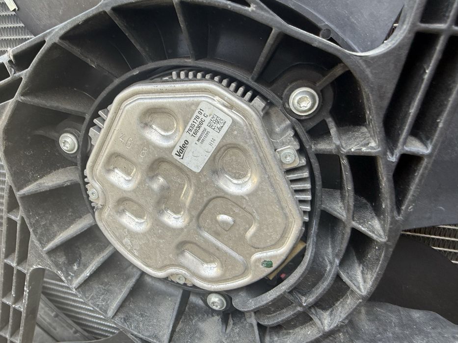 Комплект радиатори перка бмв г20 г21 г22 Б48 Б58 bmw g20 g22 B48 B58