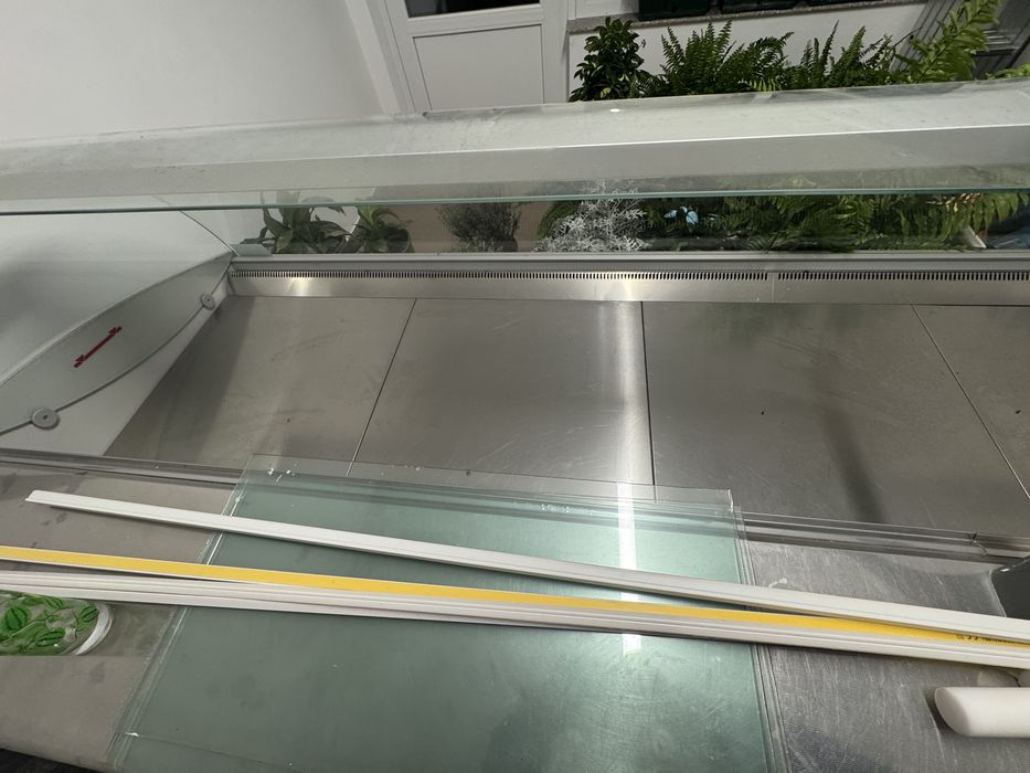 Vand vitrina frigorifica Klara 3 metri Noua !