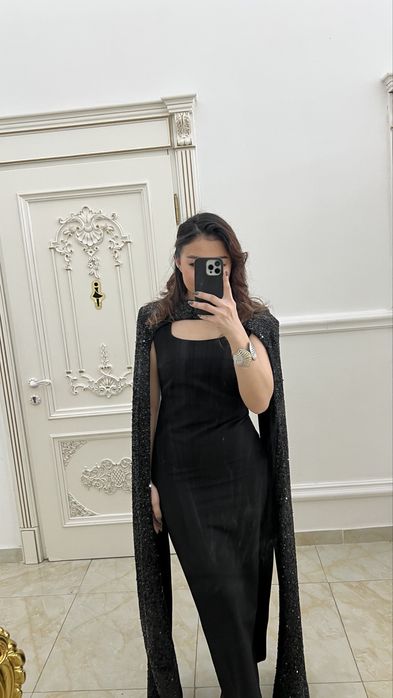 Продам платье с кейпом