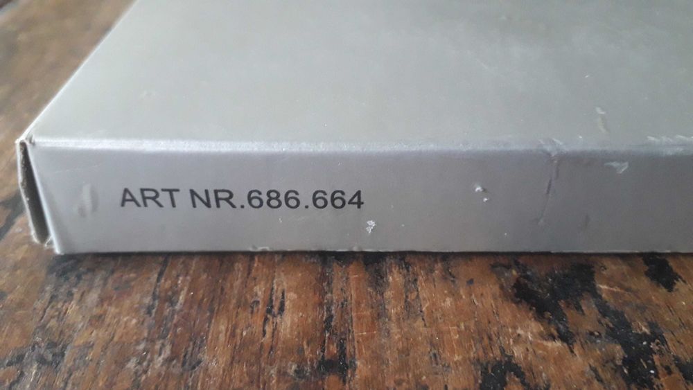 калкулатор будилник, конвертор на валута, таймер, календар, масивен