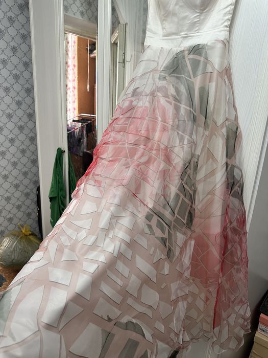 Нарядное вечернее платье