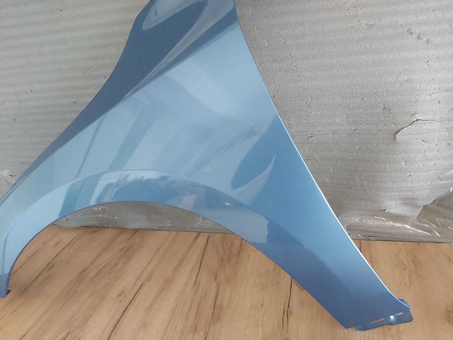 Aripa Fata Stanga Volvo S60 An 2010-2013 (Albastru Deschis)