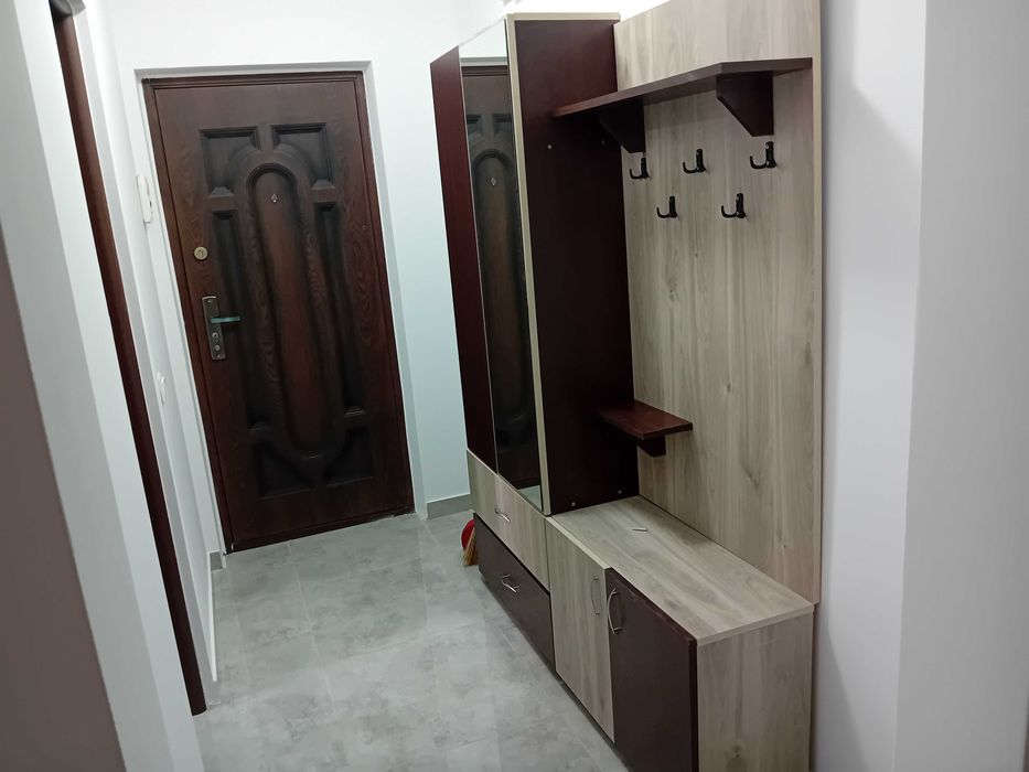 Inchiriez apartament 2 camere, 350 E