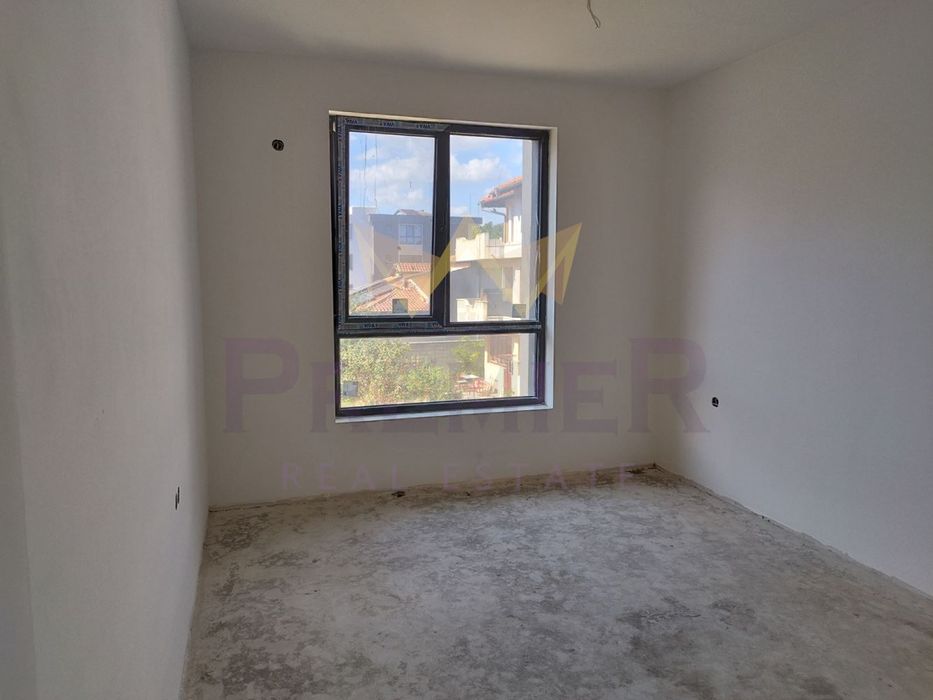 Продава се Тристаен апартамент в Варна, Виница - 85 кв.м за 2011 €/кв.м - Снимка #10