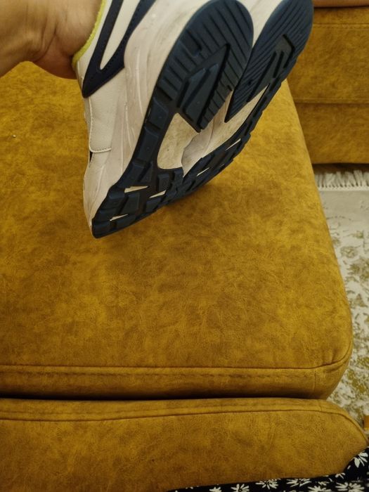 Продам кроссовки Fila