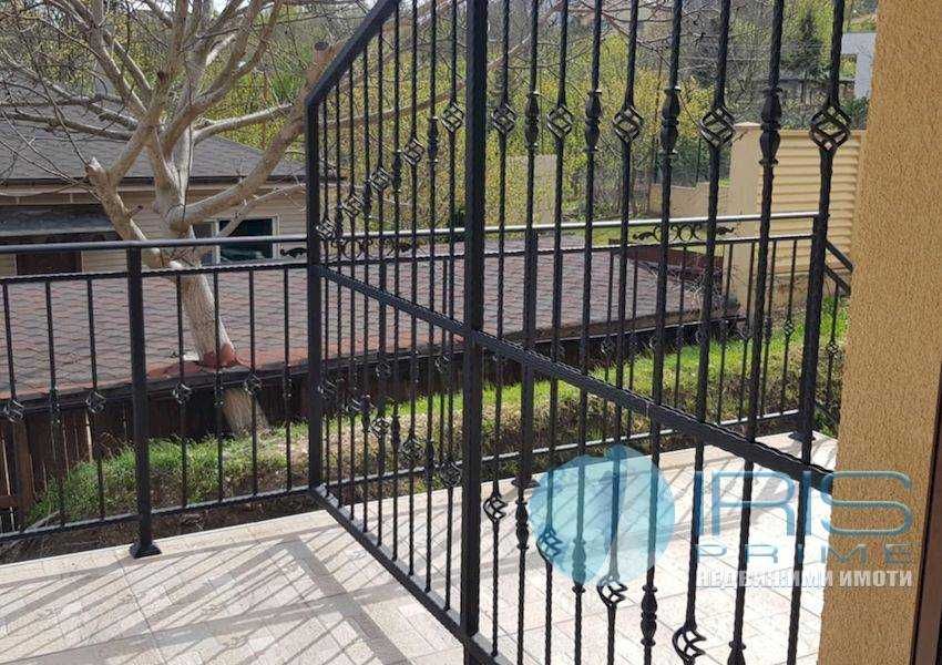 Продава се Къща в Шумен, Добруджански - 225 кв.м за 889 €/кв.м - Снимка #3