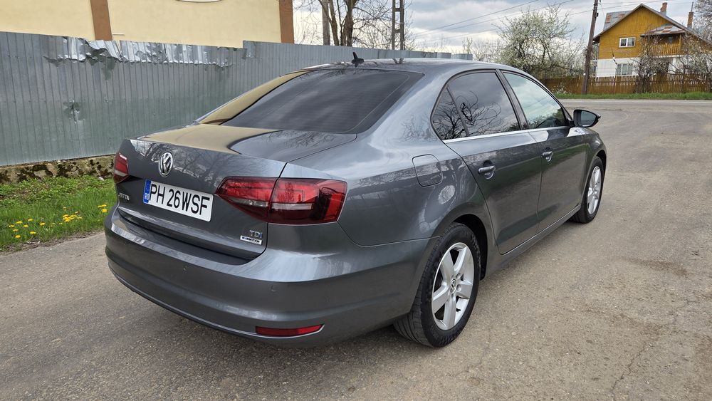 VW Jetta 2.0 Diesel DSG BlueMotion