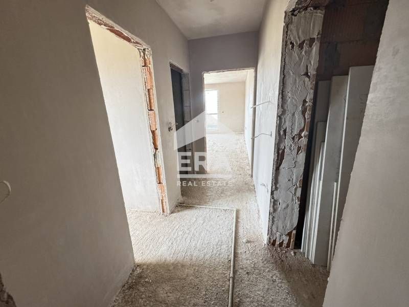 Продава се Двустаен апартамент в Варна, м-т Пчелина - 75 кв.м за 1667 €/кв.м - Снимка #4