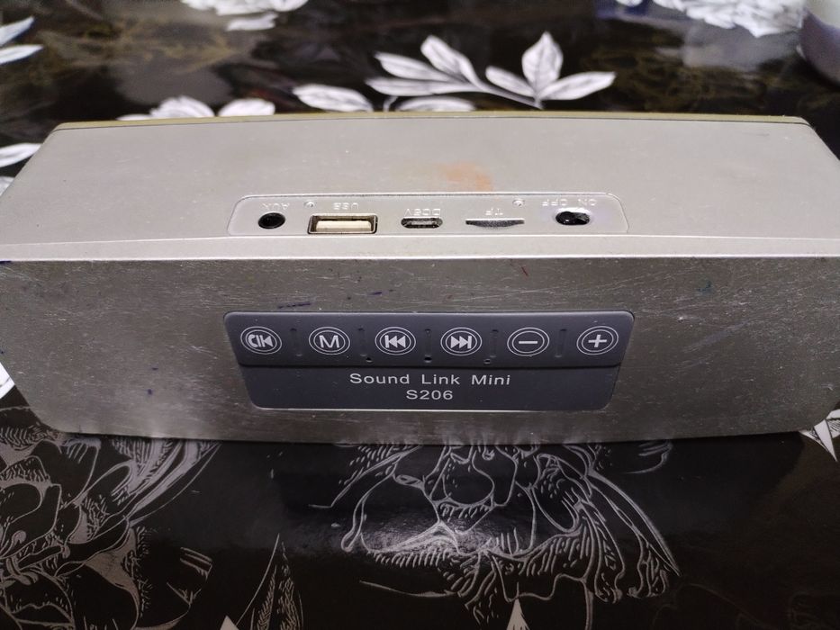 Мобильная колонка на запчасти (ишламиди)