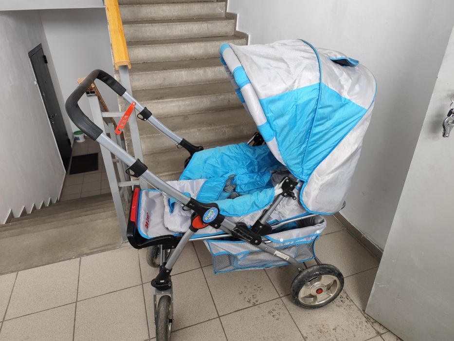 Продам коляску универсальную.