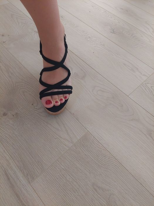 Sandale H&M nr 38, aproape noi