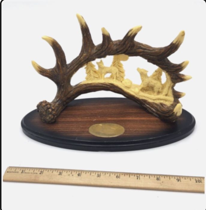 Винтажная скульптура Antler – Wolf Pack & Pine Trees