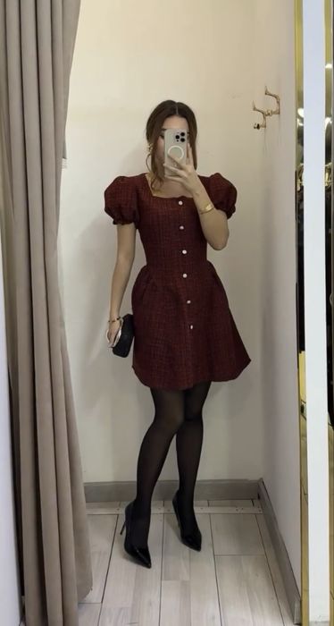 Мини платье из твида в черном цвете