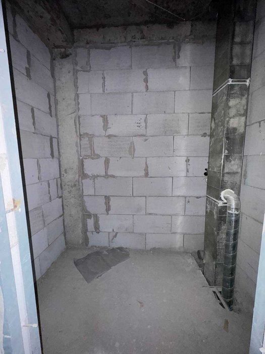 Срочно сотилади 77 м кв ли 2 хонали уй таийор кдастрли