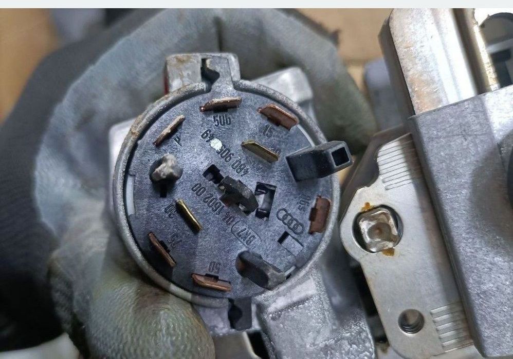 Contact parte electrică Audi Seat SKODA Volkswagen