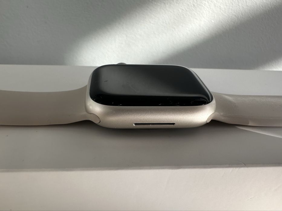 Apple Watch Series 8 41mm Starlight, батерия 98%, почти нов
