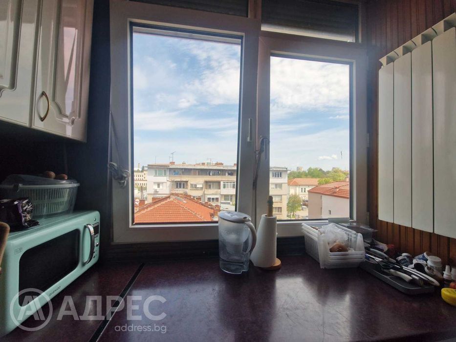 Тристаен апартамент, Център, 82 кв.м., ет. 5, ТЕЦ, тухла, обзаведен