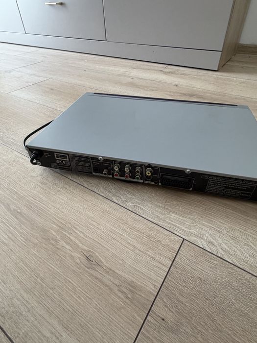 Vand DVD player in stare perfecta