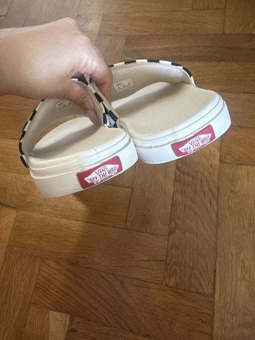 Лятни чехли VANS