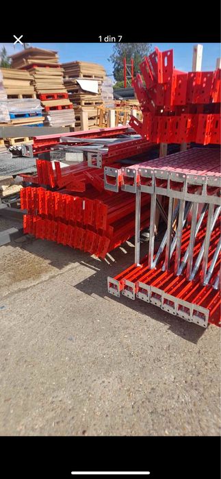 Rafturi metalice depozit