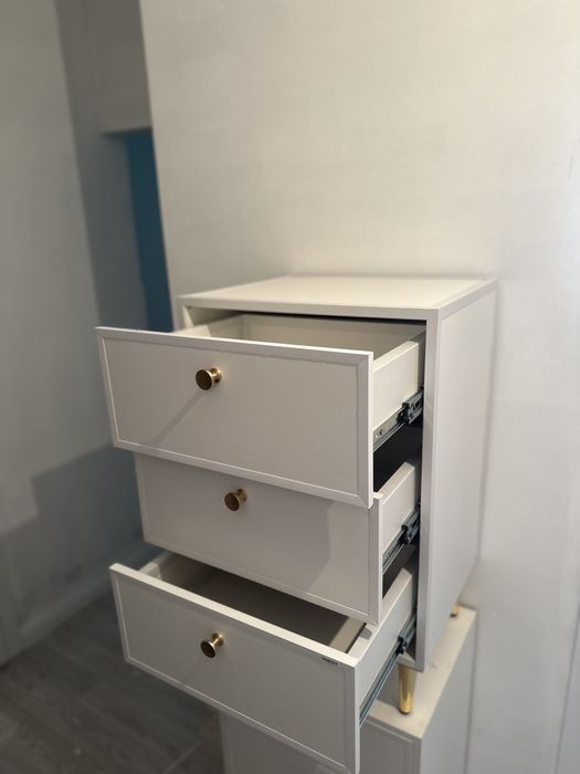 Тумба прикроватная