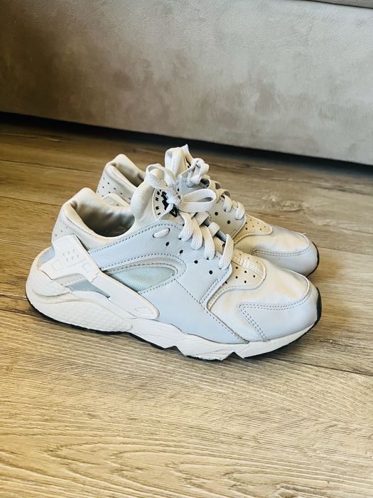 NIKE AIR HUARACHE,  38 номер, стелка 24 см . Леки и много удобни
